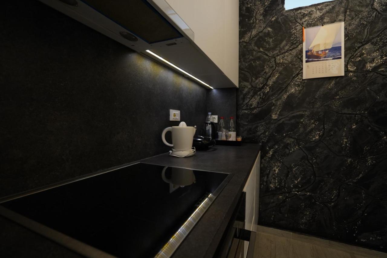 Ema&Nola Home Szybenik Zewnętrze zdjęcie